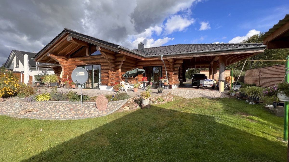 Kanadisches Vollblockbohlenhaus - hier aufrufbar