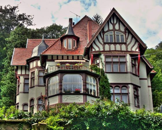 ** Denkmalgeschützte traumhafte Villa ? mit großem idyllischen Grundstück **  