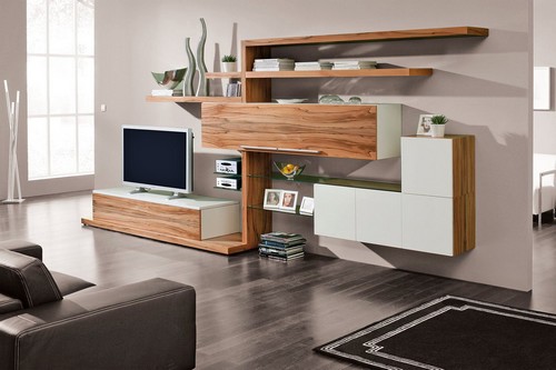 Mut zum Design: Trendige Formen kommen in hochwertigen Holzqualitäten besonders gut zur Geltung. Foto: djd/TopaTeam