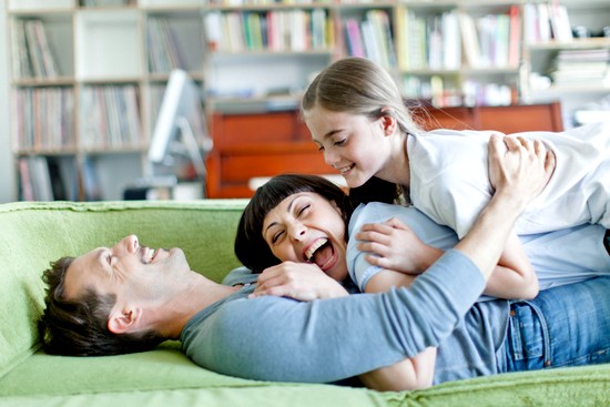 Wohlfühlen in den eigenen vier Wänden: Eine energetische Sanierung zahlt sich für Altbaubesitzer meist schon nach wenigen Jahren aus. Foto: djd/Gesamtverband Dämmstoffindustrie/thx Wohlfühlen in den eigenen vier Wänden: Eine energetische Sanierung zahlt sich für Altbaubesitzer meist schon nach wenigen Jahren aus. Foto: djd/Gesamtverband Dämmstoffindustrie/thx