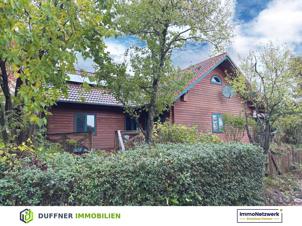 Großes Grundstück und 6 Zimmer: Modernes Holzhaus im Grünen - Wensin