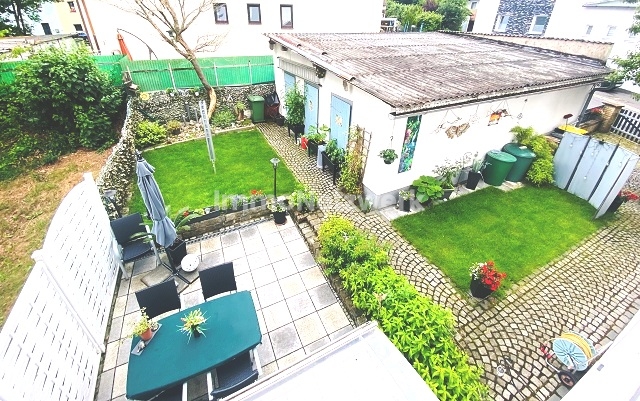 Gesamt Blick Terrasse und Gara