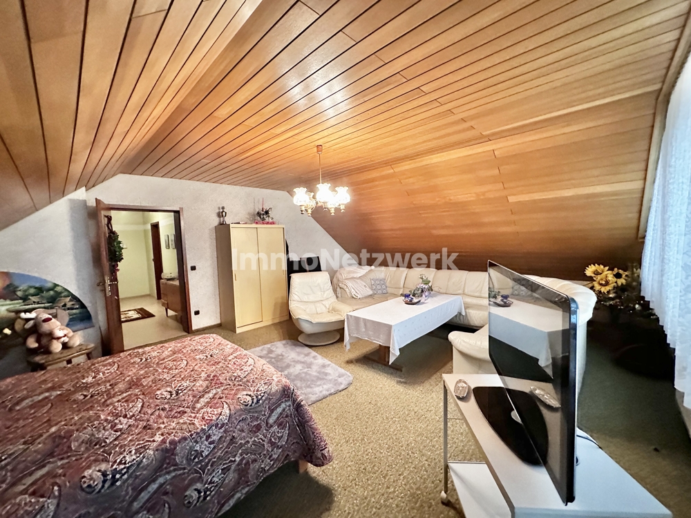 Zimmer 2 OG