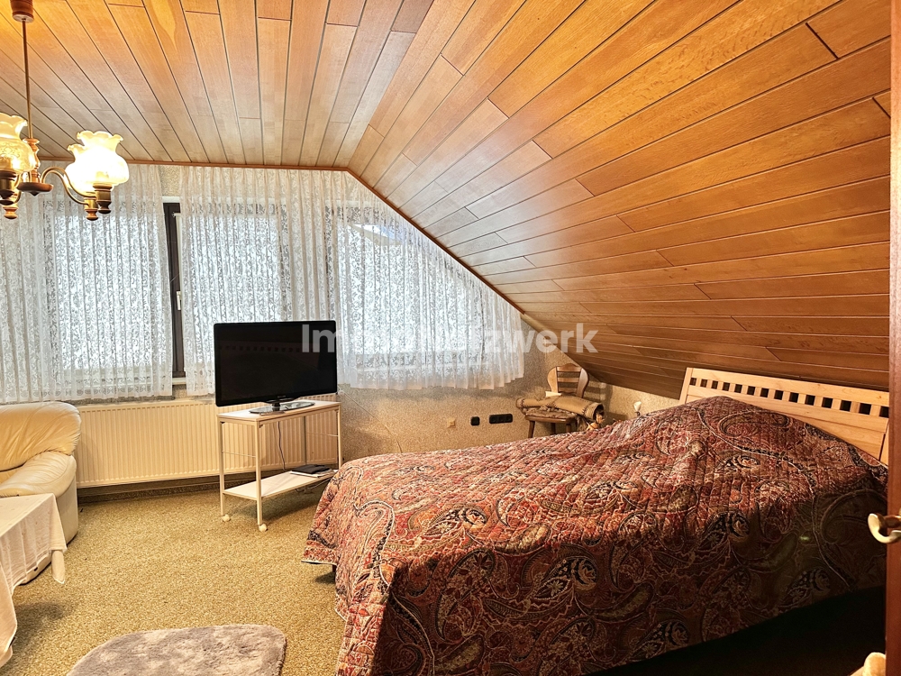 Zimmer 2 OG