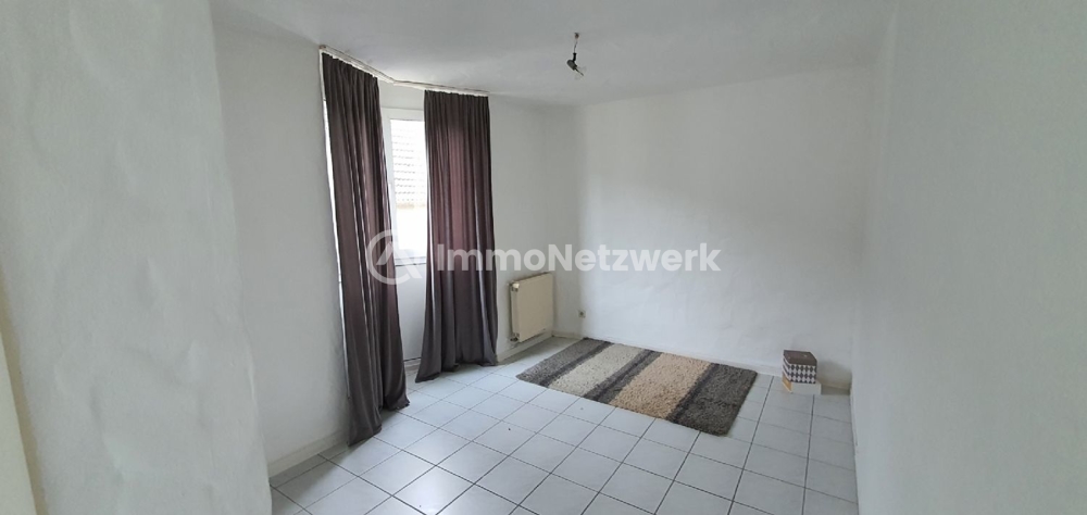 Wohnung links