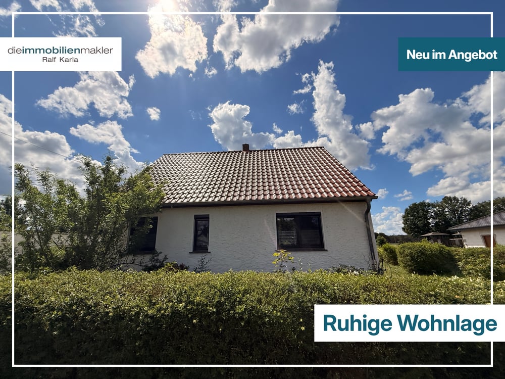 Kleines Einfamilienhaus in ruhiger Dorflage mit Nebengebäuden, Garagen und herrlichem Weitblick