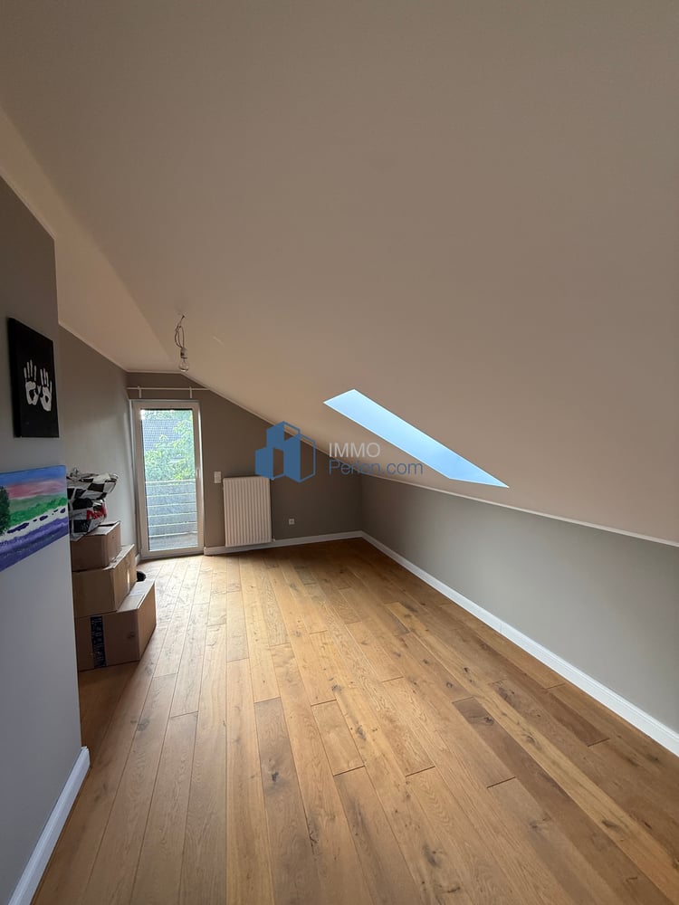 Schlafzimmer/ Büro OG