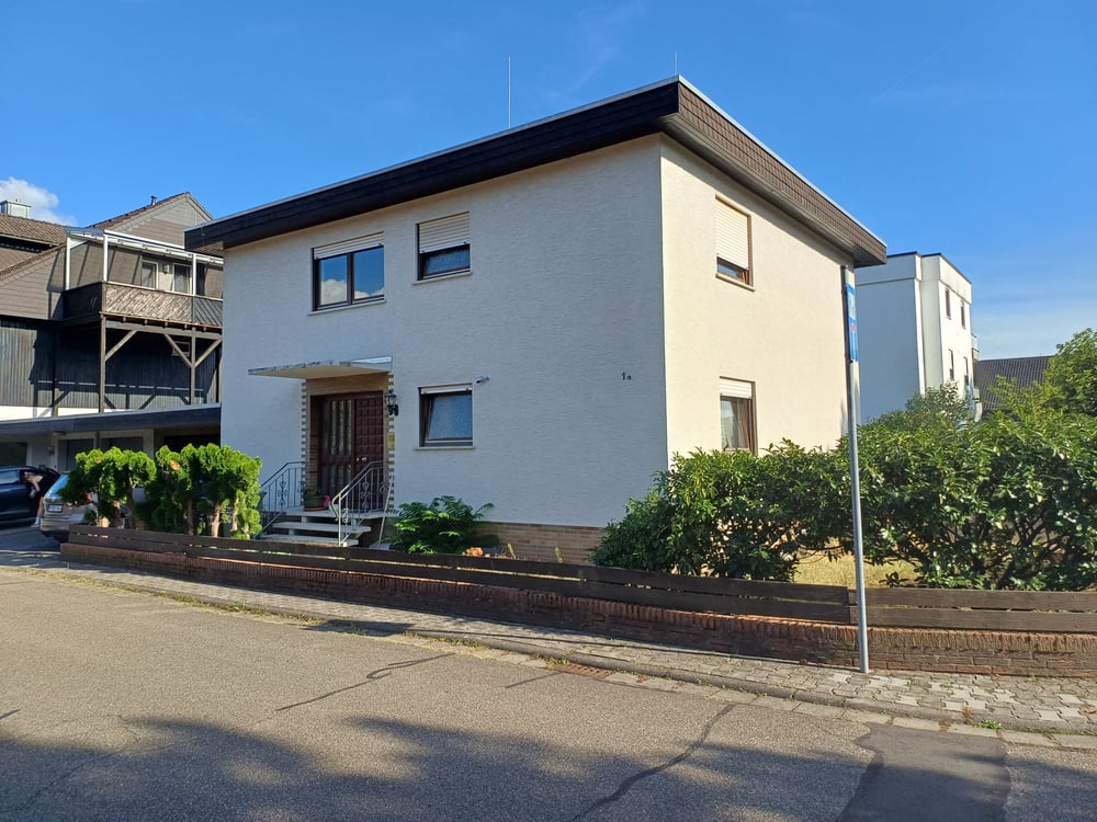 Geräumiges, gepflegtes und gut ausgestattetes Einfamilienhaus in guter Wohnlage von Lorsch