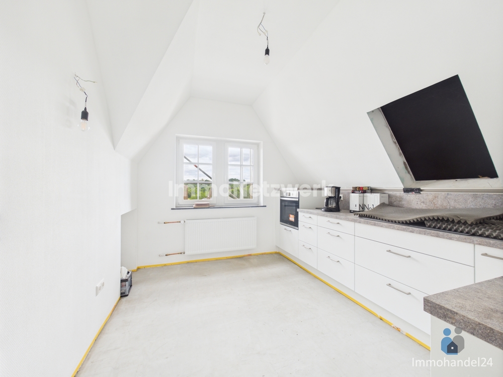 **außergewöhnliche, sanierte Jugendstilwohnung mit Aufzug & Stellplatz in historischer Villa**