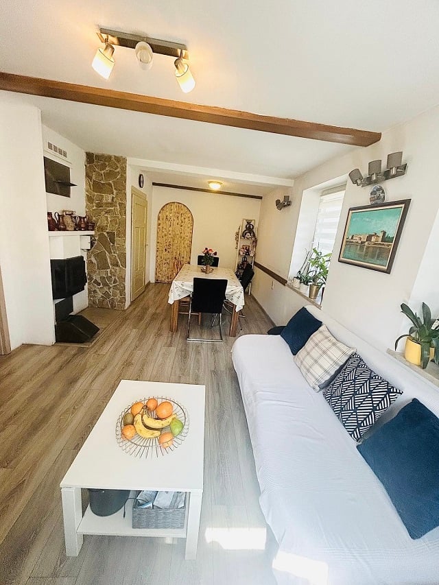 Wohnzimmer Ansicht mit Essbere