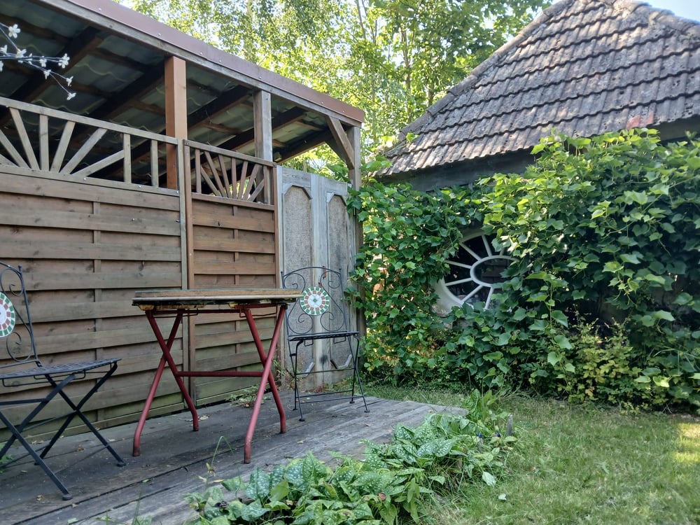 Nebenfläche/Salonbereich