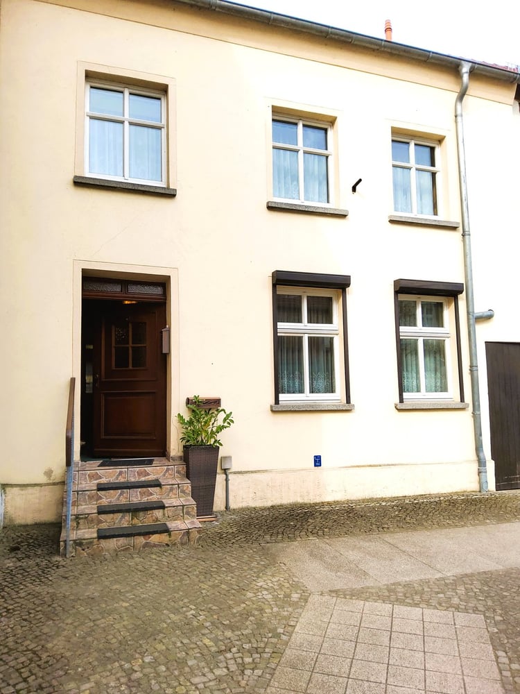 Sanierungsbedürftiges Reihenmittelhaus mit Potential
