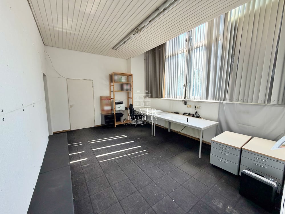Büro EG