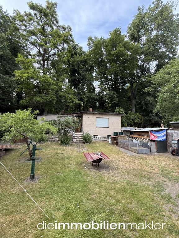 Grundstück mit Bungalow