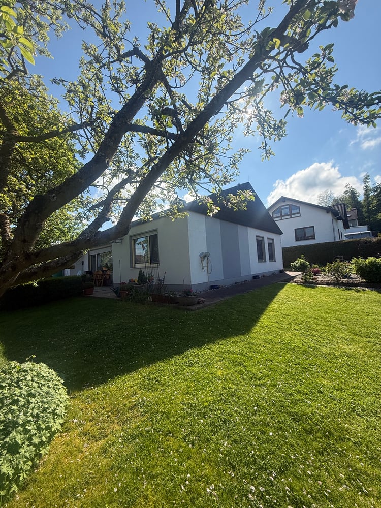 Gepflegter Bungalow mit traumhaftem Grundstück in Wolfhagen/Ippinghausen