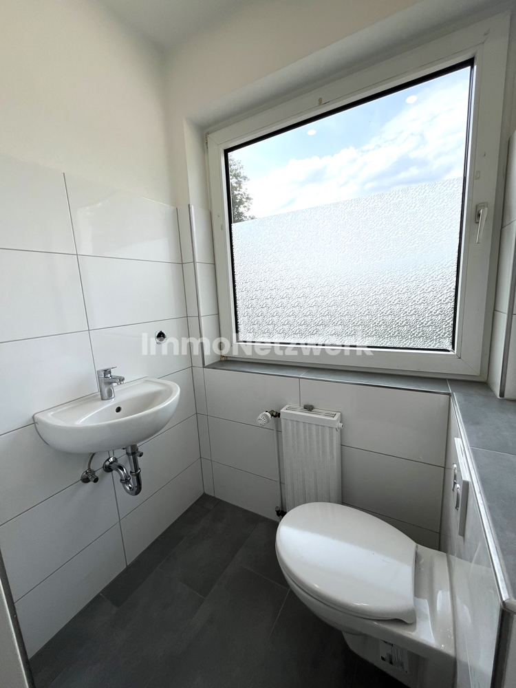 Gäste-WC links