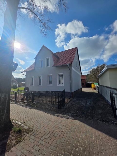 Einfamilienhaus mit 2.563 m² idyllischem Grundstück