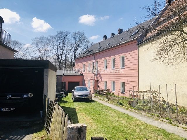 ***Mehrfamilienhaus mit Garagen*** sofort verfügbar und frei ***
