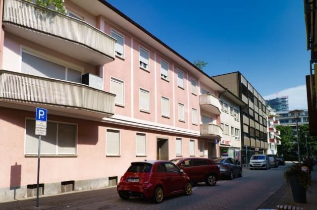 Modernisiertes Schmuckstück mit Dachterrasse! Stilvolle 3-Zimmer-DG-Wohnung in Pforzheim-Innenstadt
