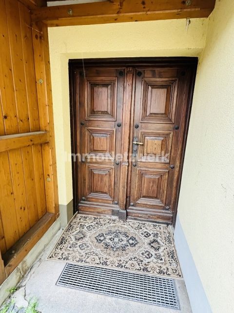 *Kapitalanlage mit Entwicklungspotenzial – Mehrfamilienhaus im Herzen von Schwarzenbach a.d. Saale*