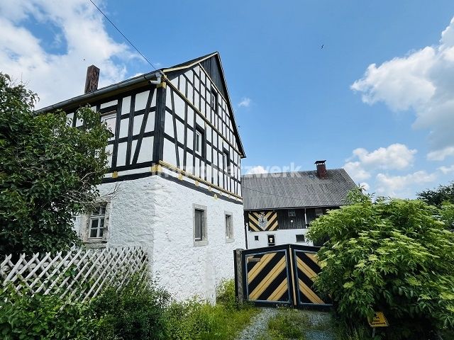 **Ein Bauernhof mit Charakter – Fachwerk, Tierhaltung und die Freiheit***