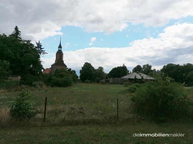Baugrundstück auf dem Land zu verkaufen