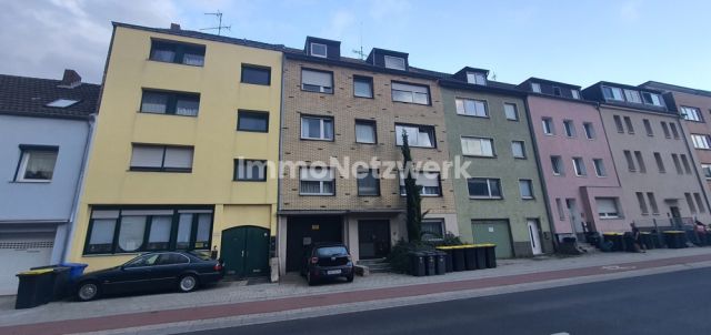 ***vollvermietetes 5 Familienhaus mit rückwärtiger Halle & toller Rendite von 5,85 % ****TOP