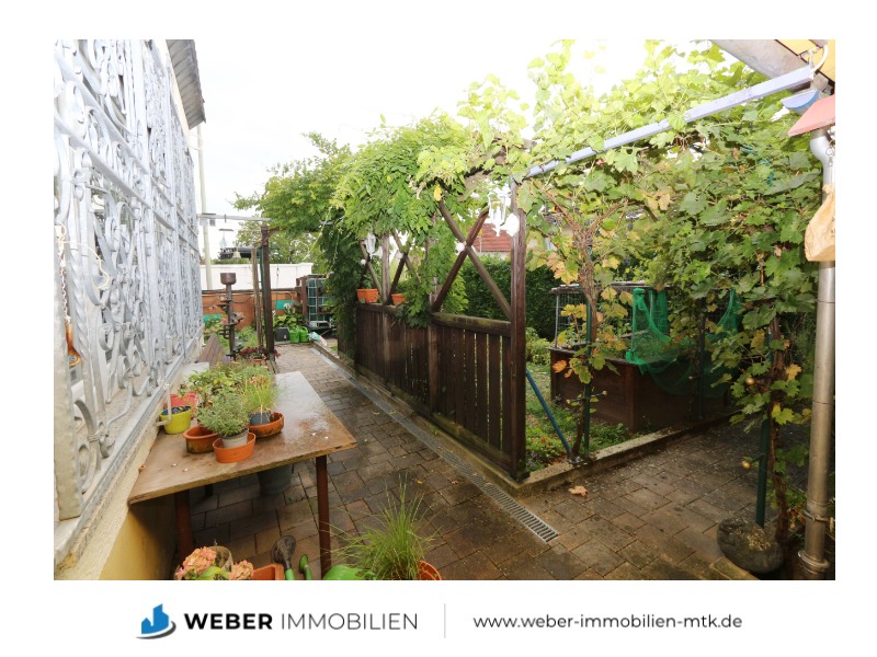 1-2 Generationenhaus mit SONNEN-Garten in RUHIGER Seitenstraße von WEILBACH