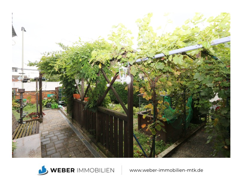 1-2 Generationenhaus mit SONNEN-Garten in RUHIGER Seitenstraße von WEILBACH