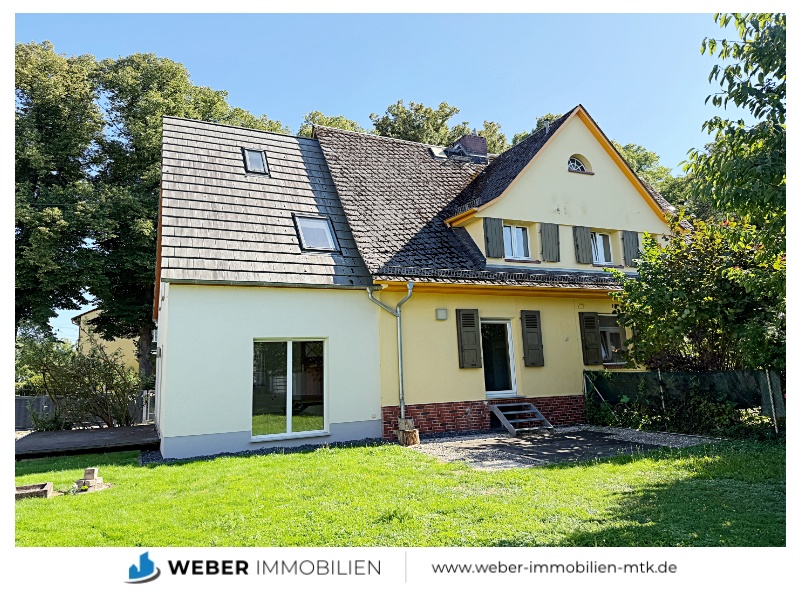 ZWEI Doppelhaushälften auf RIESIGEM SONNEN-Grundstück in ZENTRALER Lage