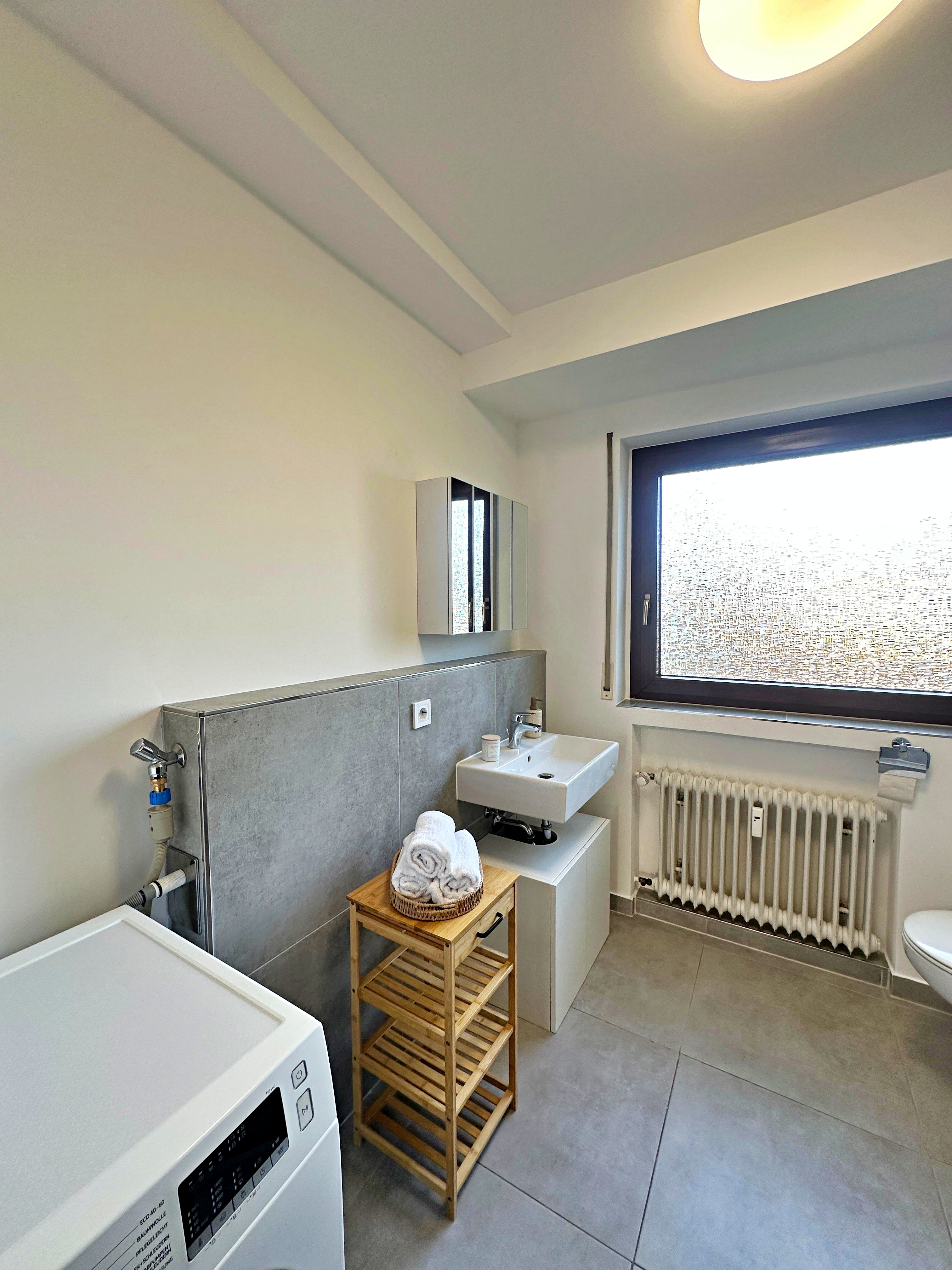 Gemütliches BALKON-Zimmer in 3er-WG