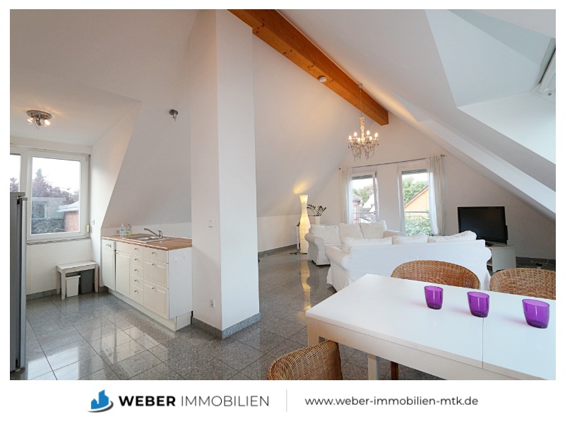 Vollmöblierte, moderne, lichtdurchflutete DG-Wohnung in ruhiger, grüner Wohnlage