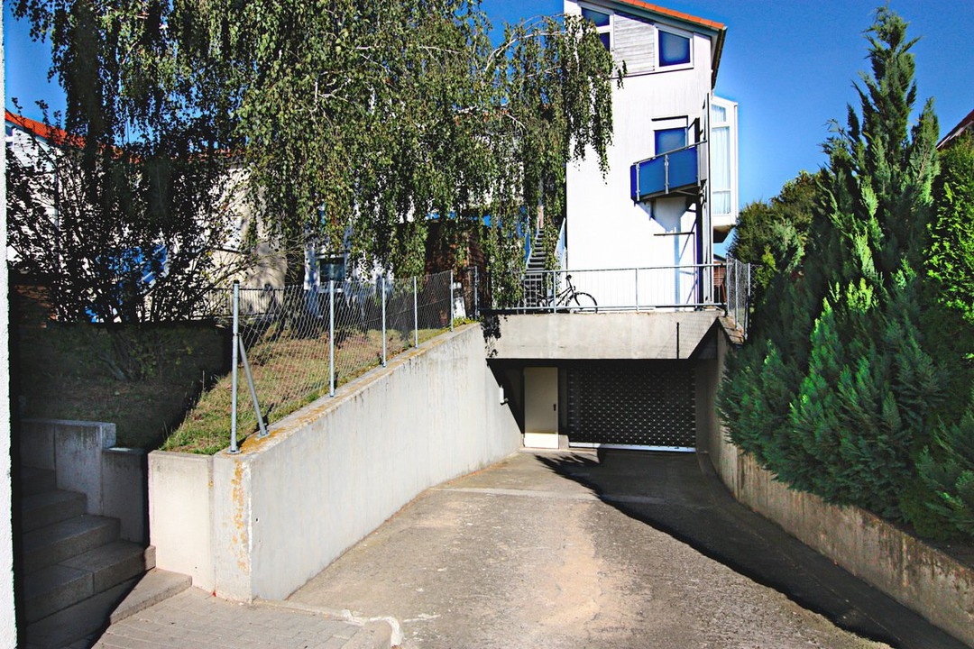 Im Winter eisfrei und im Sommer kühl: Tiefgaragenstellplatz in gepflegter Wohnanlage