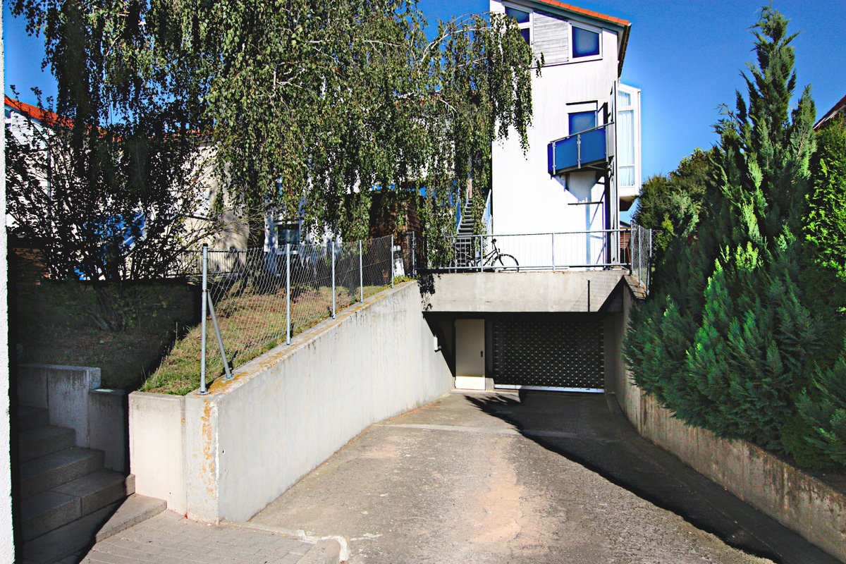 Im Winter eisfrei und im Sommer kühl: Tiefgaragenstellplatz in gepflegter Wohnanlage