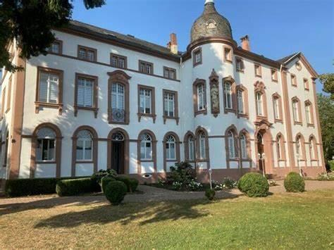 Appartement (ca. 35qm) - komfortables (auch betreutes ) & barrierefreies Wohnen in Schloß Ayl