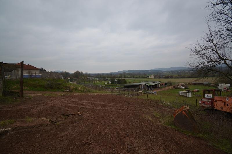 Schönes Baugrundstück mit unverbaubarem Weitblick im Ortskern von Sehlem.