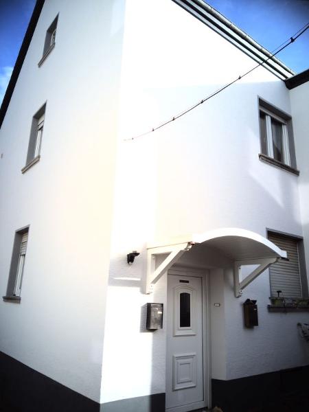 2 FH mit 1 verm.Wohnung Garage ruhiges Wohngebiet Nähe Zentrum