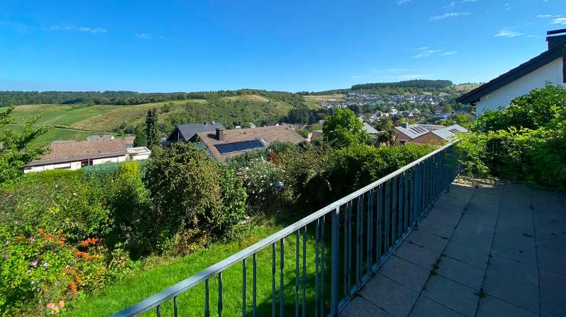HOCH ÜBERM TALE … liessen es sich auch die Römer gutgehen! EFH mit ELW in Stadtnähe!