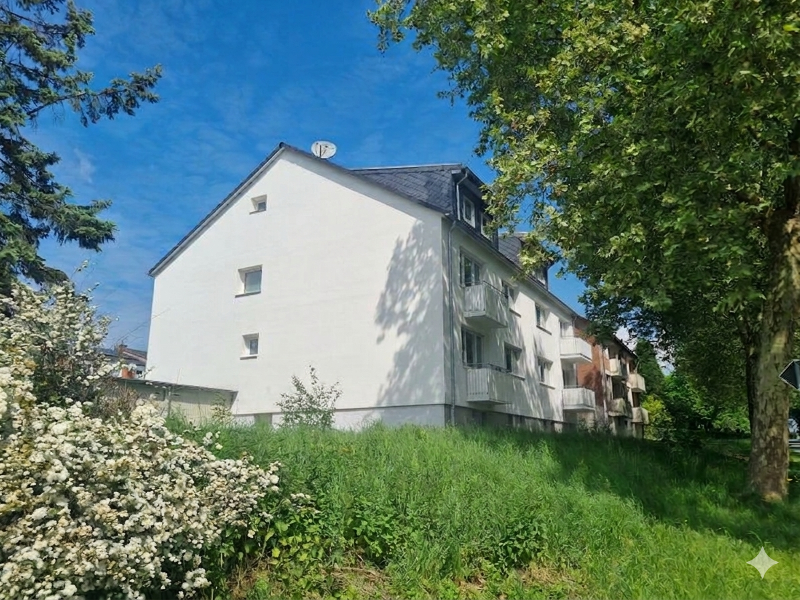 Kernsaniertes 6-Familienhaus mit Wärmepumpe, Garagen und Energieklasse A