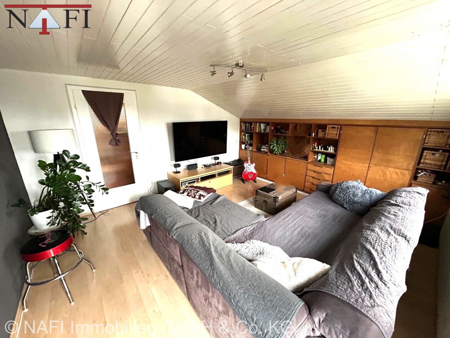 **3 Zimmer Dachgeschosswohnung mit Weitblick**