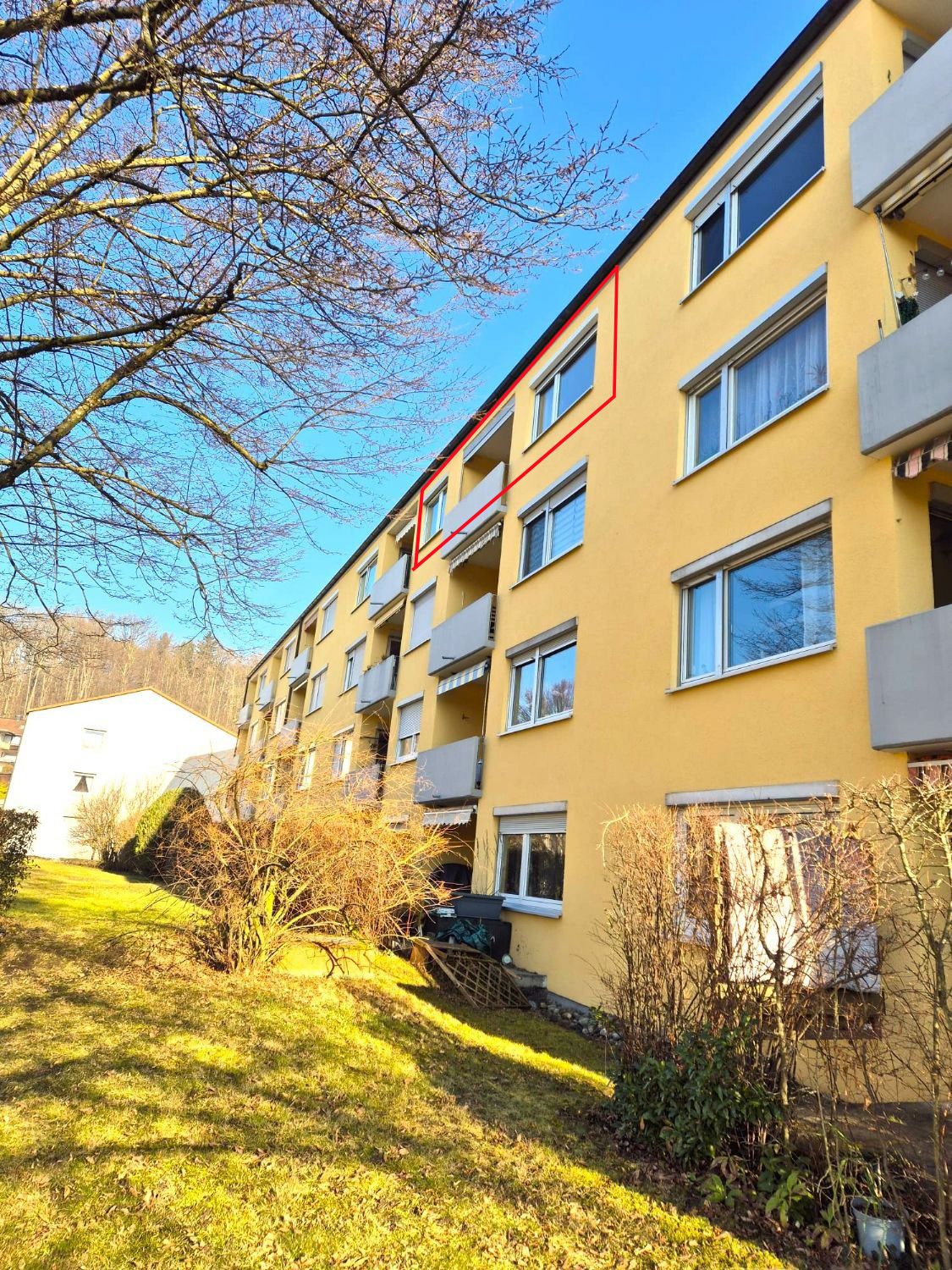 Große familienfreundliche 4-Zimmer-Wohnung mit Balkon und Tiefgaragenstellplatz
