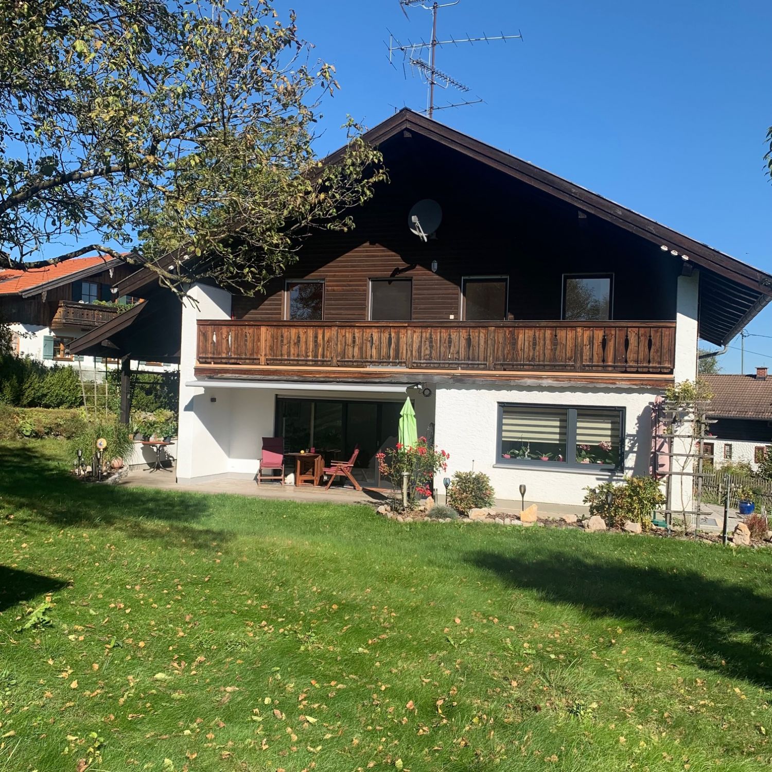 Idyllisch gelegenes EFH mit Einliegerwohnung in grüner & ruhiger Traumwohnlage
