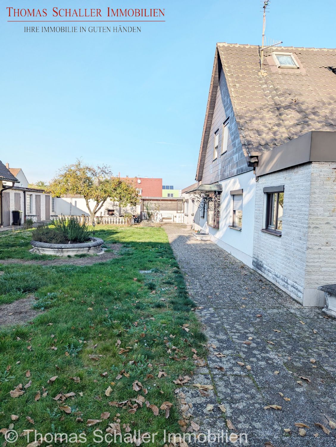 DHH mit Einliegerwohnung in begehrter Wohnlage