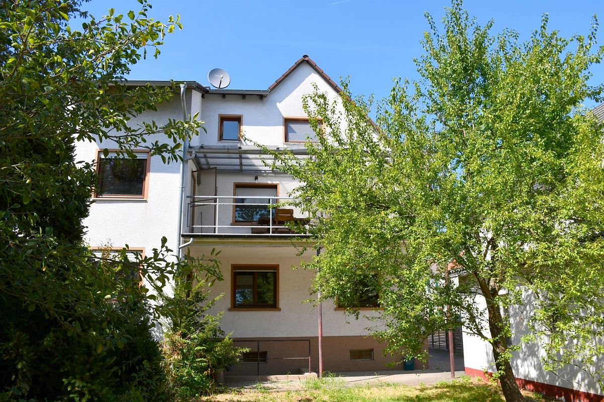 Ein- bis Zweifamilienhaus mit viel Platz in Darmstadt-Waldkolonie/Weststadt