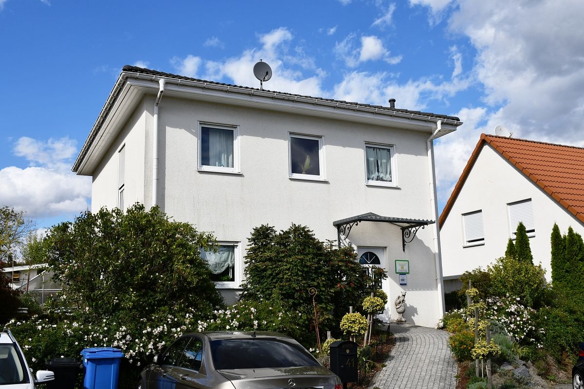 **RESERVIERT** Gepflegtes Einfamilienhaus in herrlicher Feldrandlage von Fränkisch-Crumbach