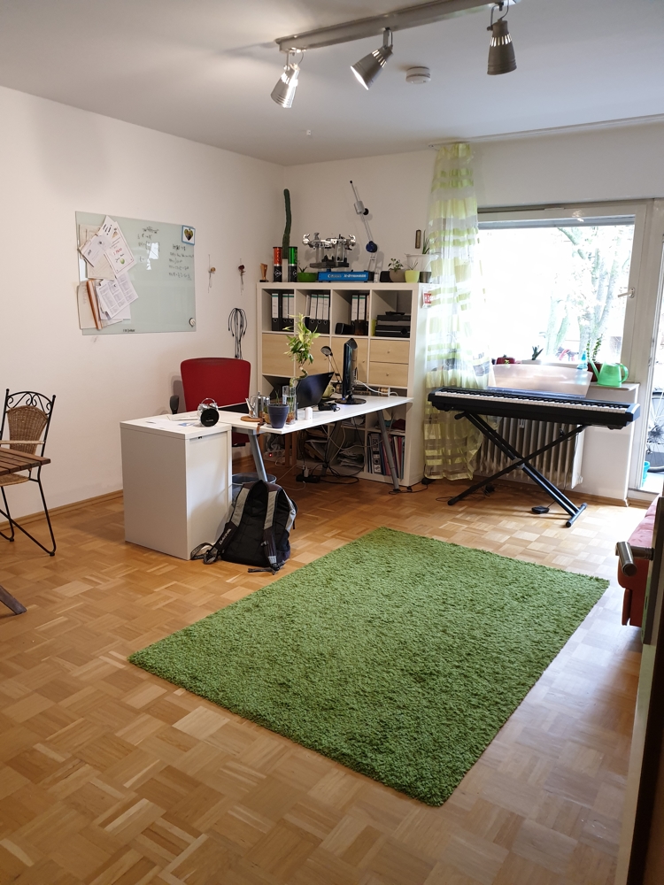 WOW...2 tolle Zimmer, 2 Balkone und Tiefgaragenstellplatz mitten in Karlsruhe !