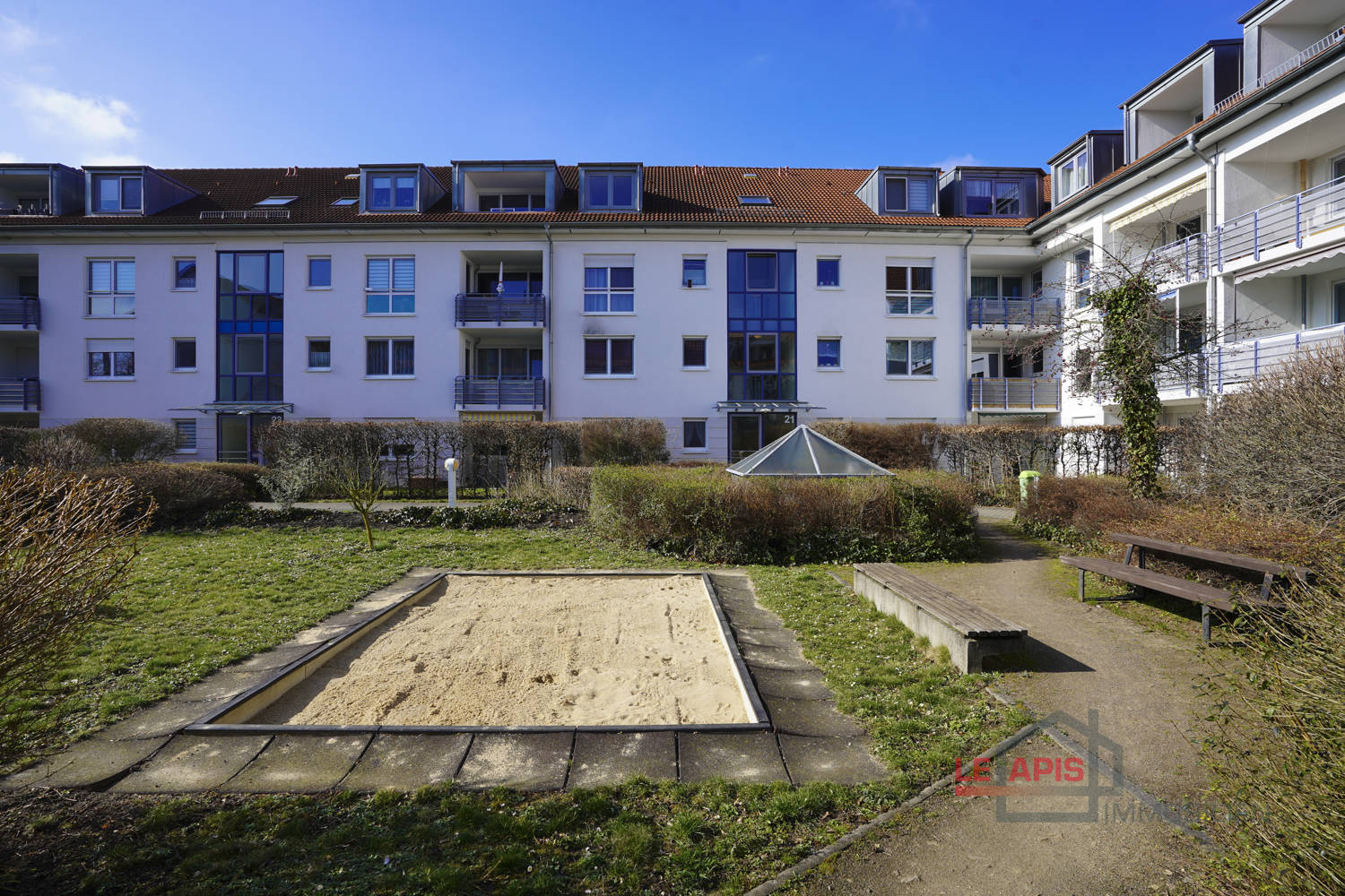ATTRAKTIVE DG-2-RWG M. TERRASSE U. AR IN BELIEBTER LAGE V. LPZ.-LAUSEN - NAHE D. KULKWITZER SEE´S