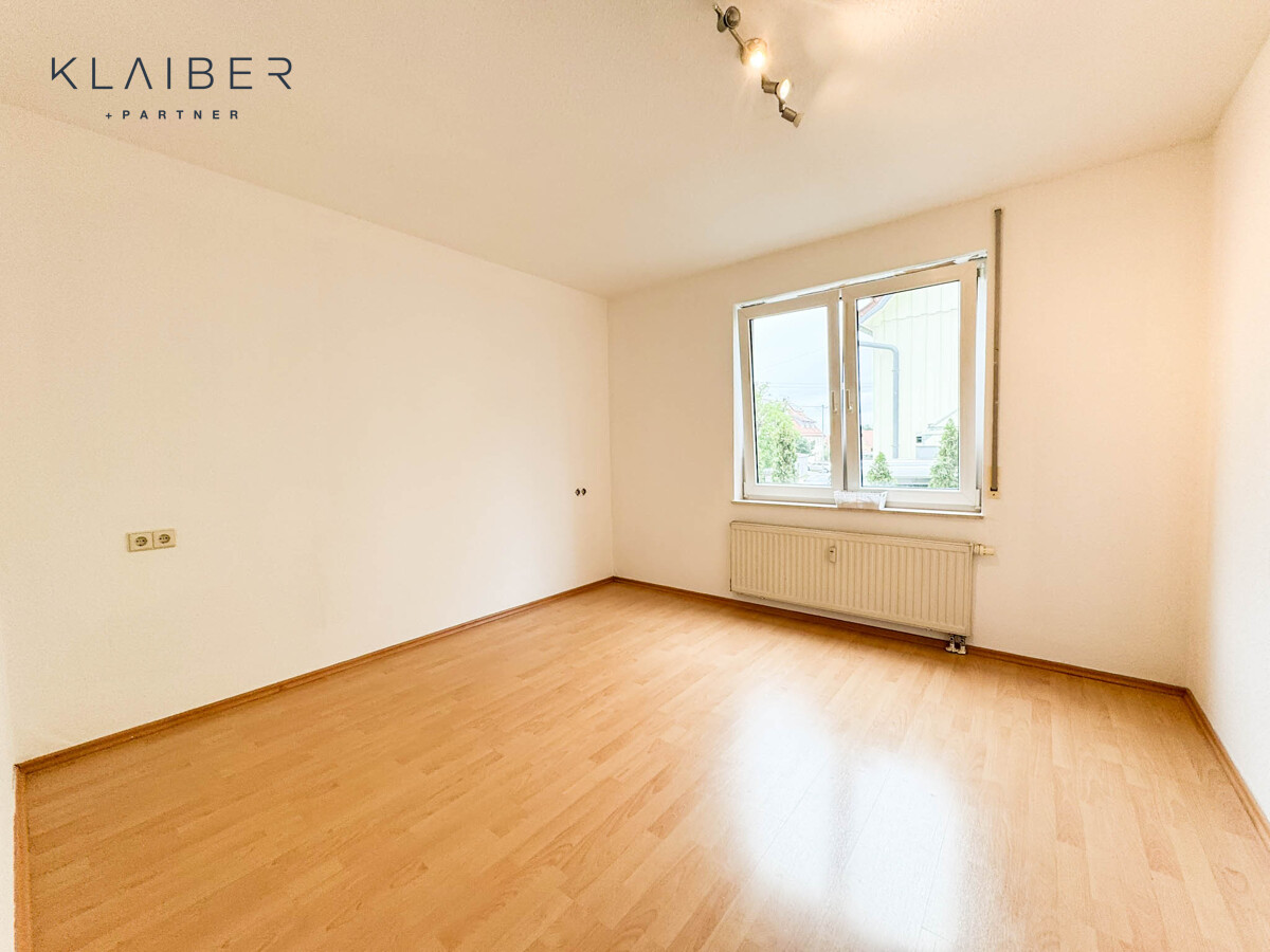 Einziehen & Wohlfühlen – helle 3,5 Zimmer mit großzügigem Balkon und Stellplatz