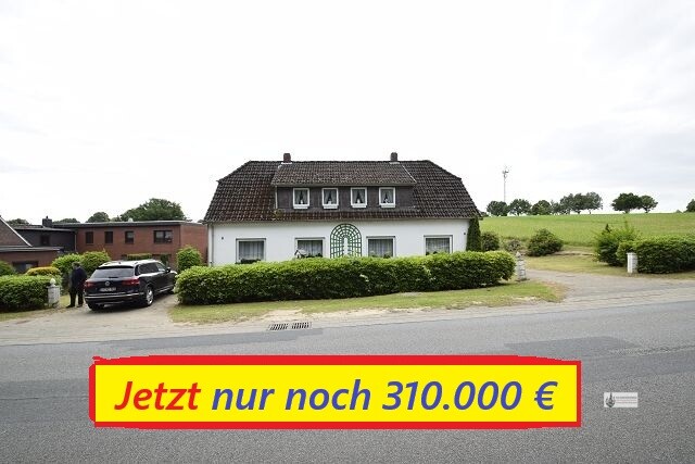***2.583 m² Grundstück 
       mit 2 Doppelhaushälften
Neubau von 4 - 10 WE möglich***