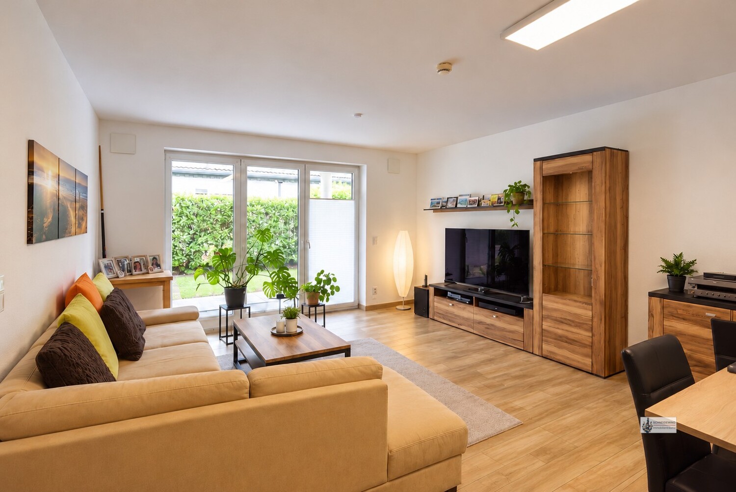 Modern und fast Neu
Single oder Pärchen?
Dann passt diese 
2 Zimmer Wohnung zu Ihnen!
+Garage+Garten